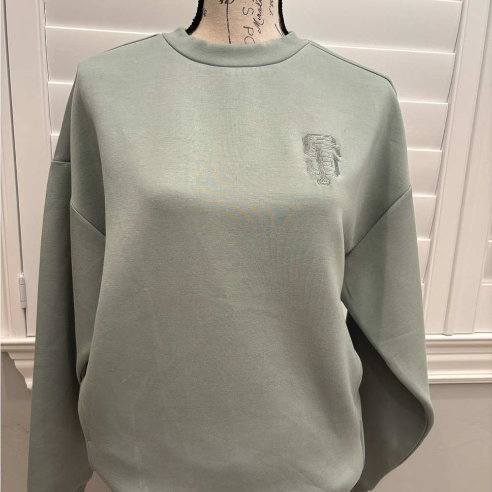 Women’s SF Giants Crewneck Sweater Sage Green